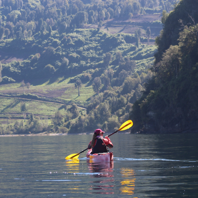 Experiencia Kayak en Lago Maihue, Río Huainahue y termas de Chihuio - Mínimo 6 personas