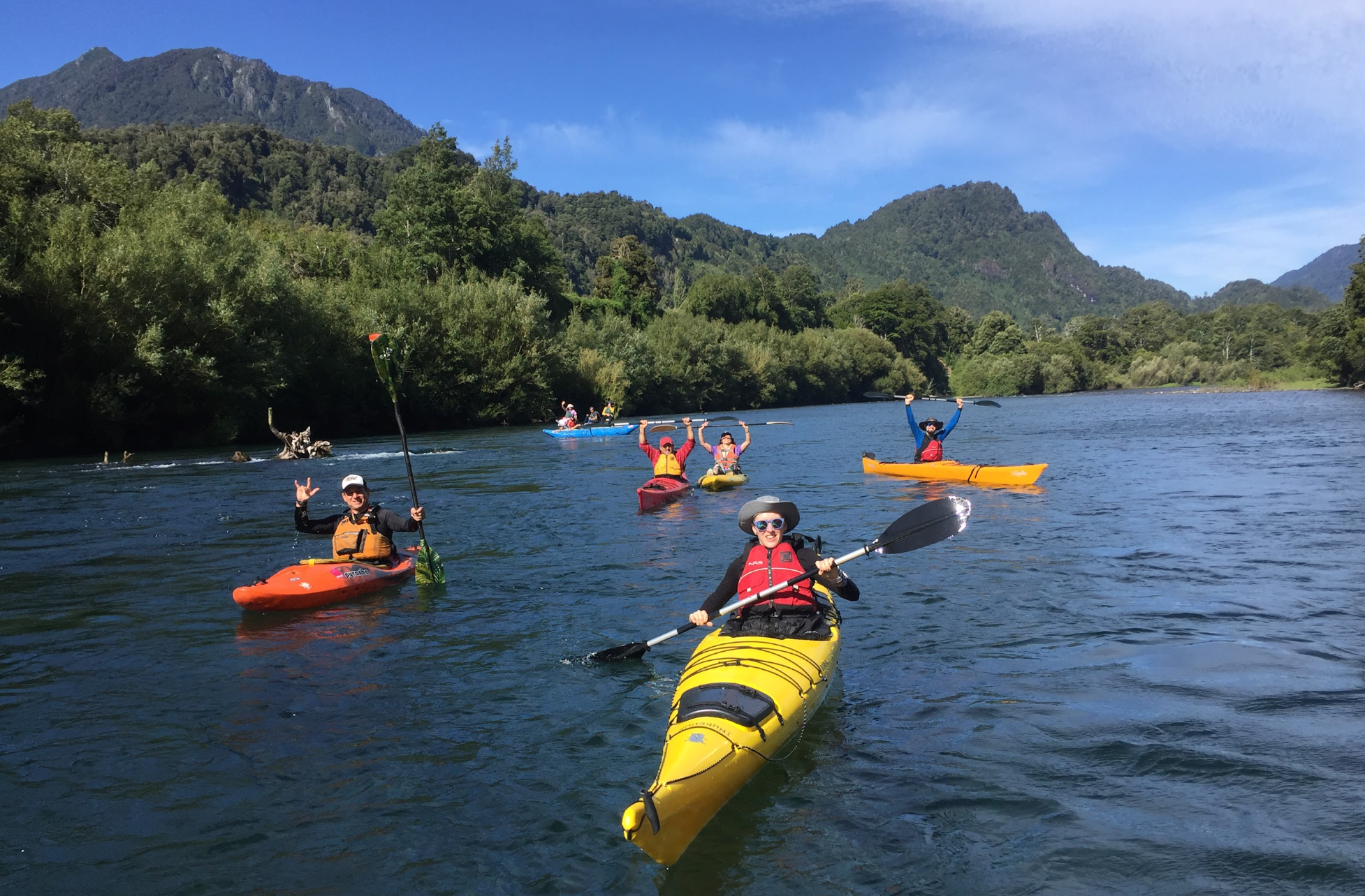 Experiencias únicas: 7 grandes panoramas para practicar kayak en la Ruta Lagos y Volcanes