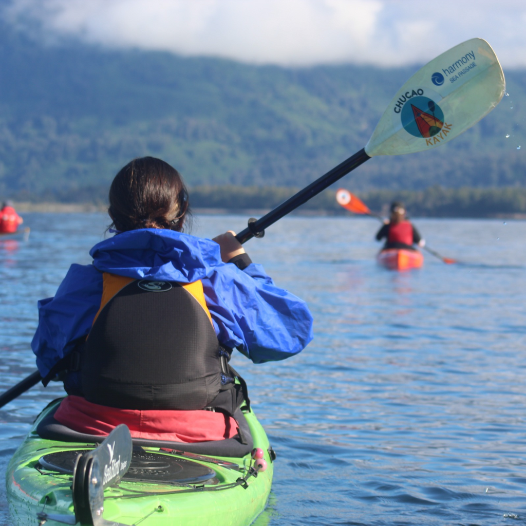 Experiencia Kayak en Lago Maihue, Río Huainahue y termas de Chihuio - Mínimo 6 personas