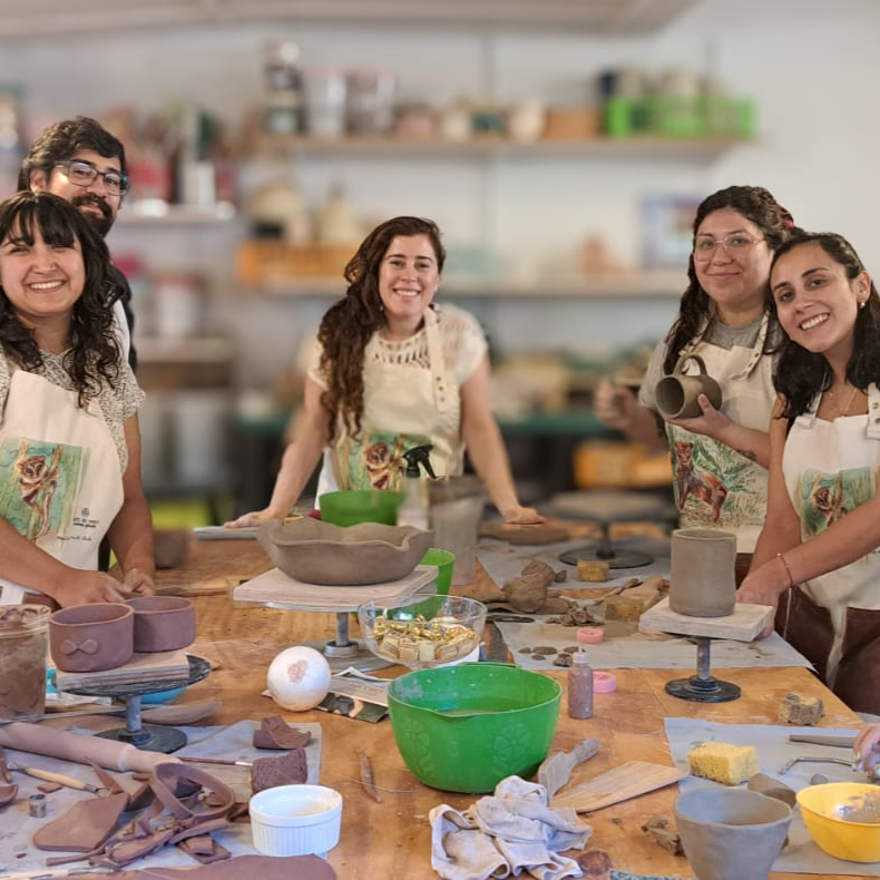 Clase de Cerámica Gres - Decoración de Loza  (Ideal familia, hijos)