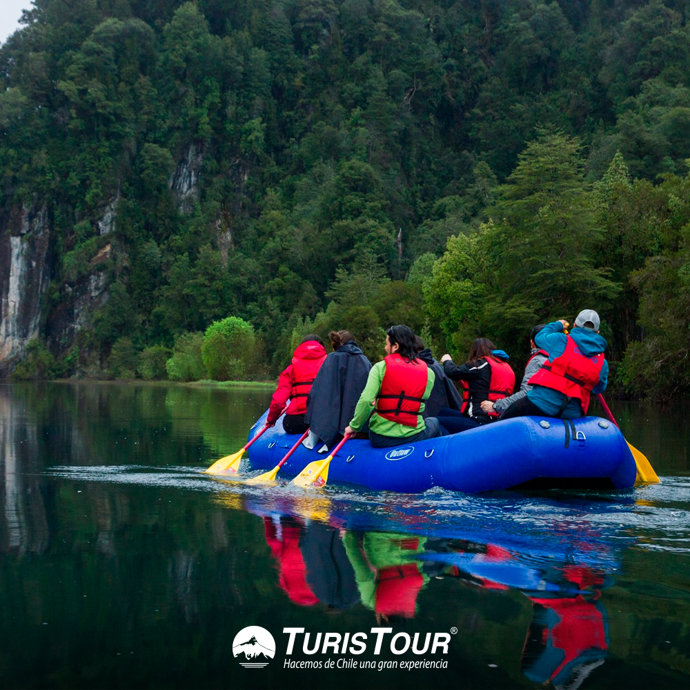 Todos Los Santos Lake and Villa Peulla Day Tour