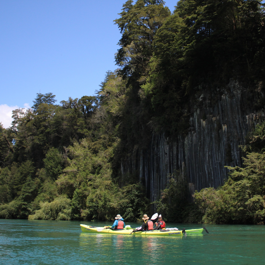 Travesía en kayak de mar de 2 días en el 1er fiordo de la Patagonia