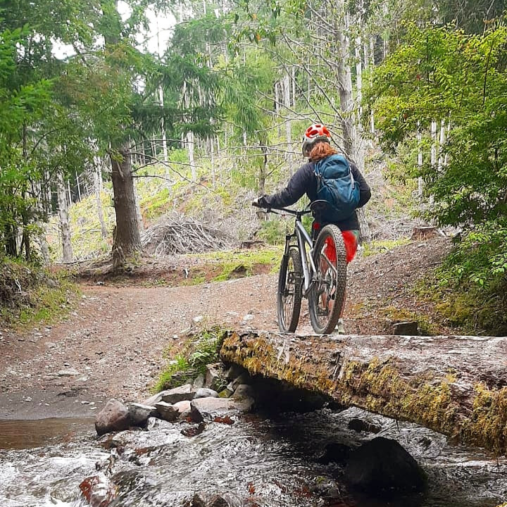 Tour de Mountain Bike - Mínimo 2 personas