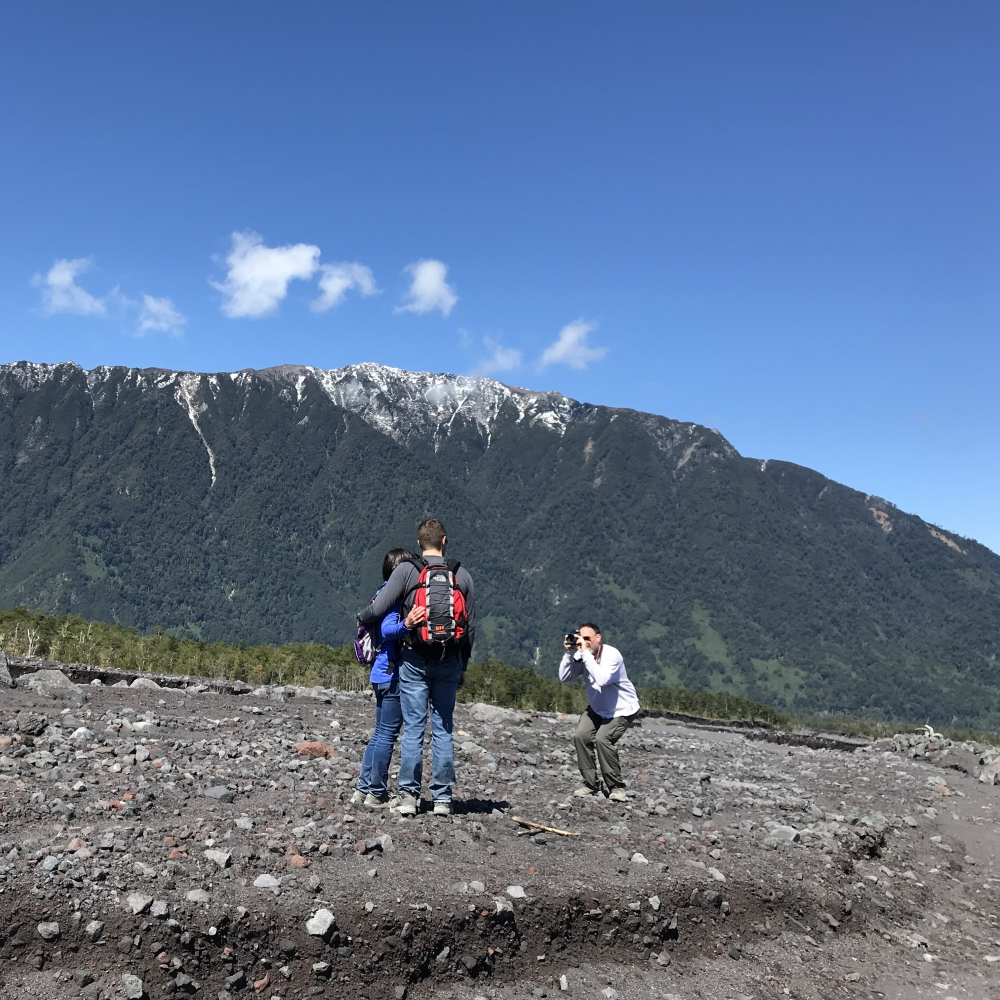 Trekking El Solitario, Cráter Rojo, Saltos del Petrohué, Lago Esmeralda - Servicio premium