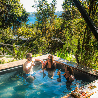 Hot Tub overlooking Lake Llanquihue, lunch hour from Tuesday to Friday