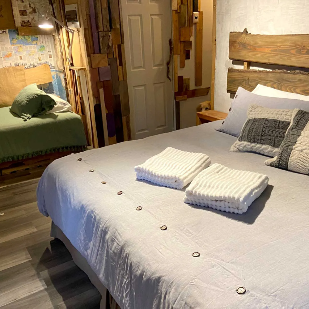 Room at La Colmena Eco Lodge, Ensenada